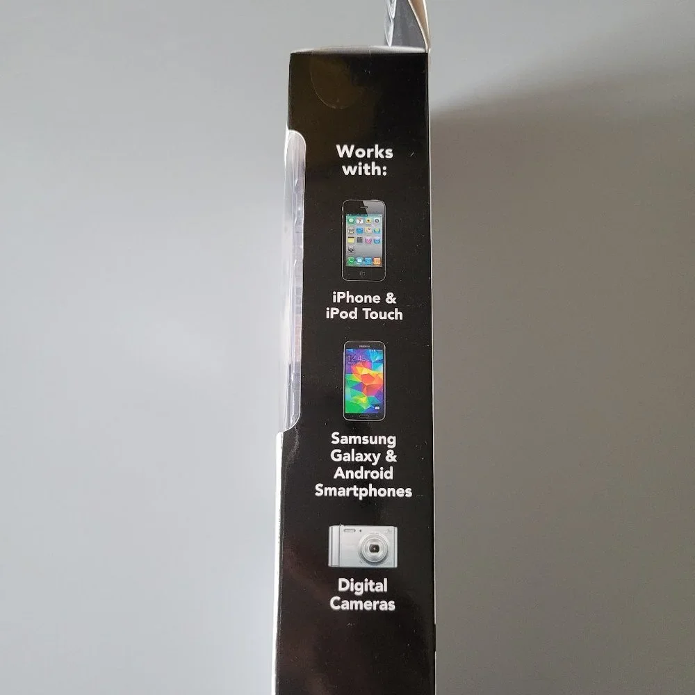 NEW Travelcity Connect & Shoot Selfie Stick for iPhone and Android Phones Black